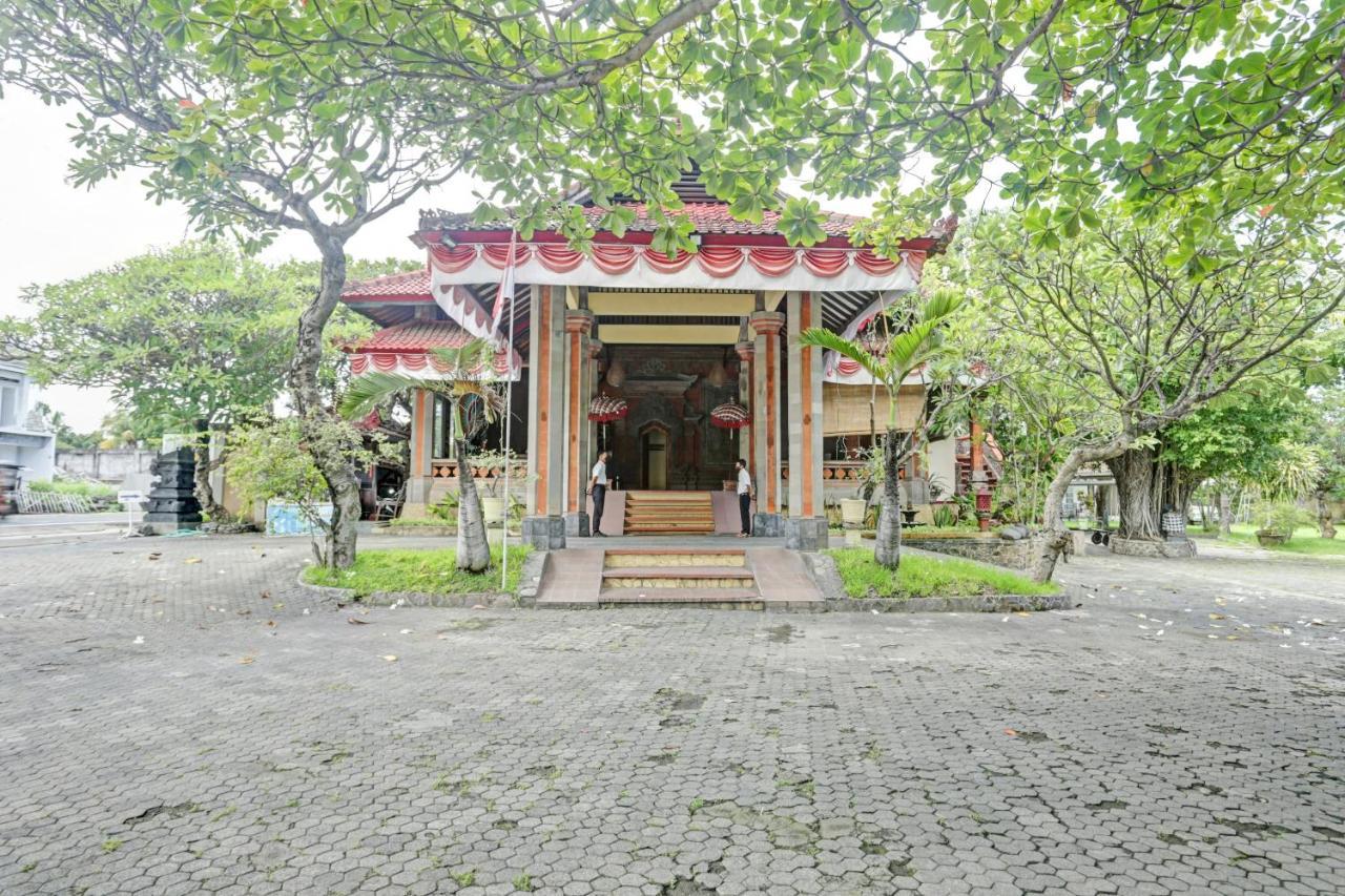 Collection O 90805 Aditya Beach Resort And Spa Lovina Beach Extérieur photo